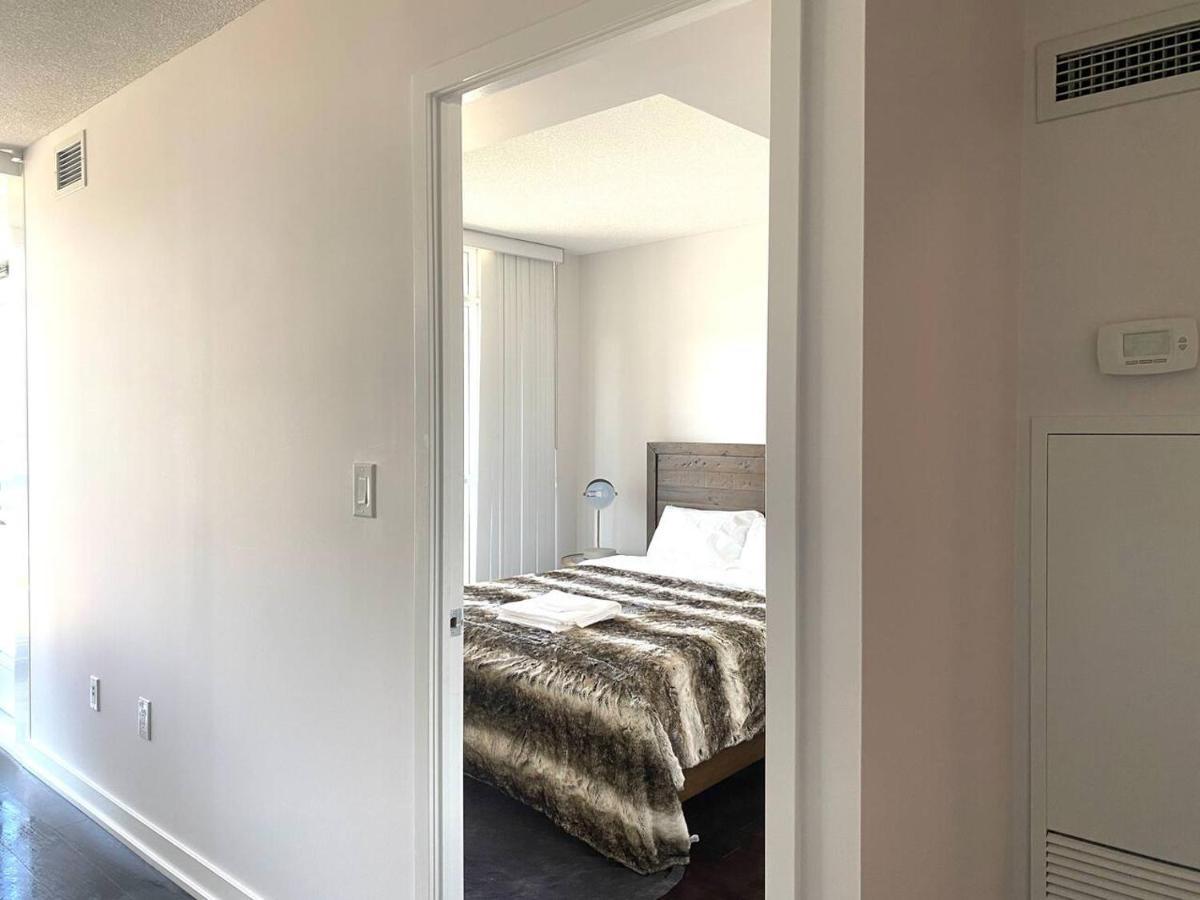 Family Oriented Downtown Toronto 2Bdrm Condo With Parking & Office Space Exteriér fotografie