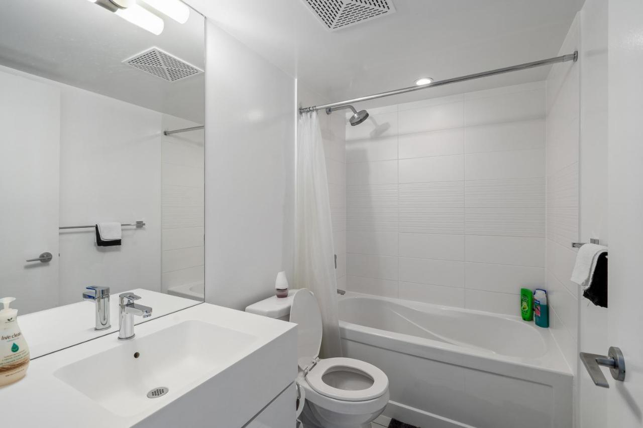 Family Oriented Downtown Toronto 2Bdrm Condo With Parking & Office Space Exteriér fotografie