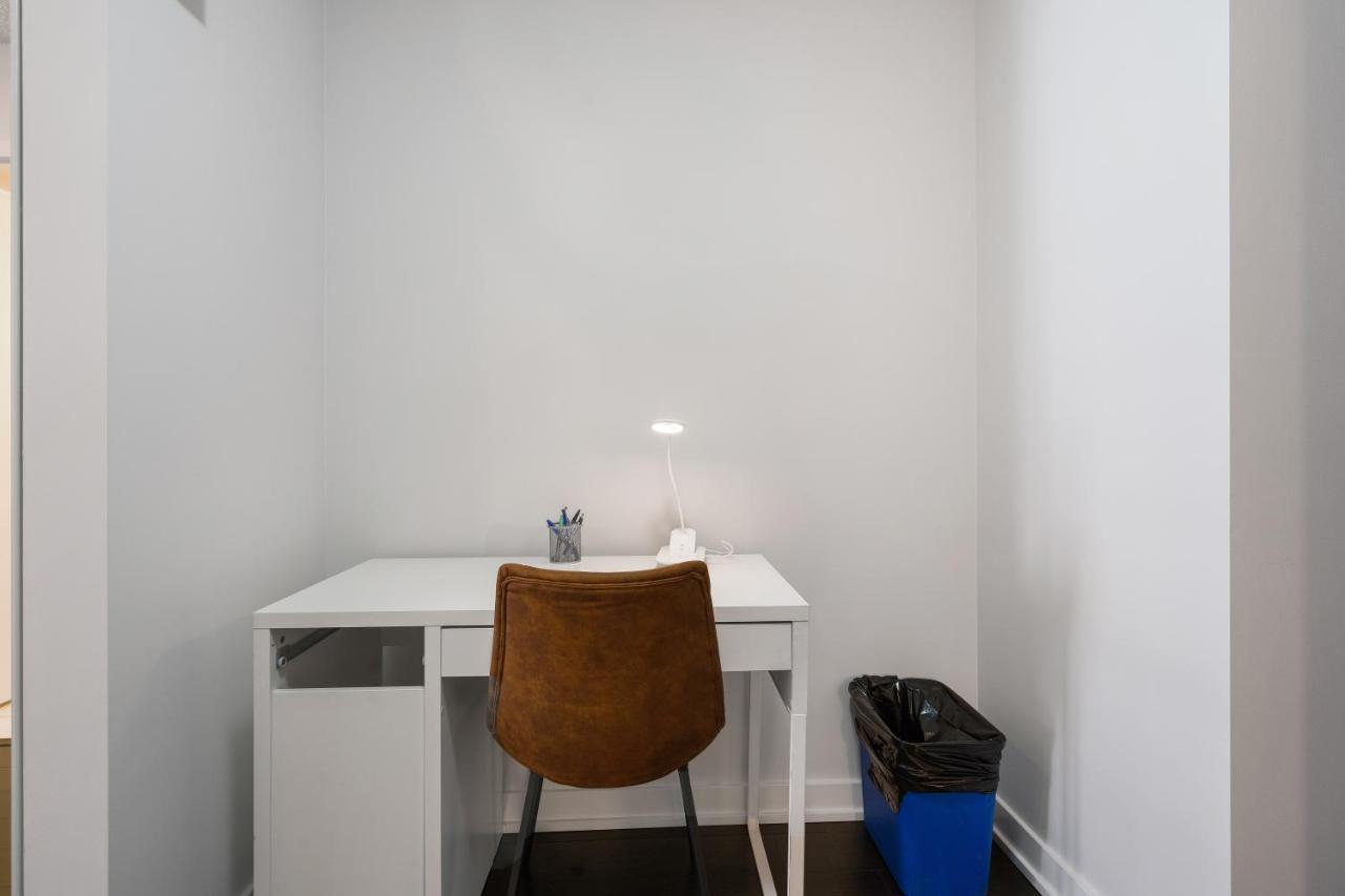 Family Oriented Downtown Toronto 2Bdrm Condo With Parking & Office Space Exteriér fotografie