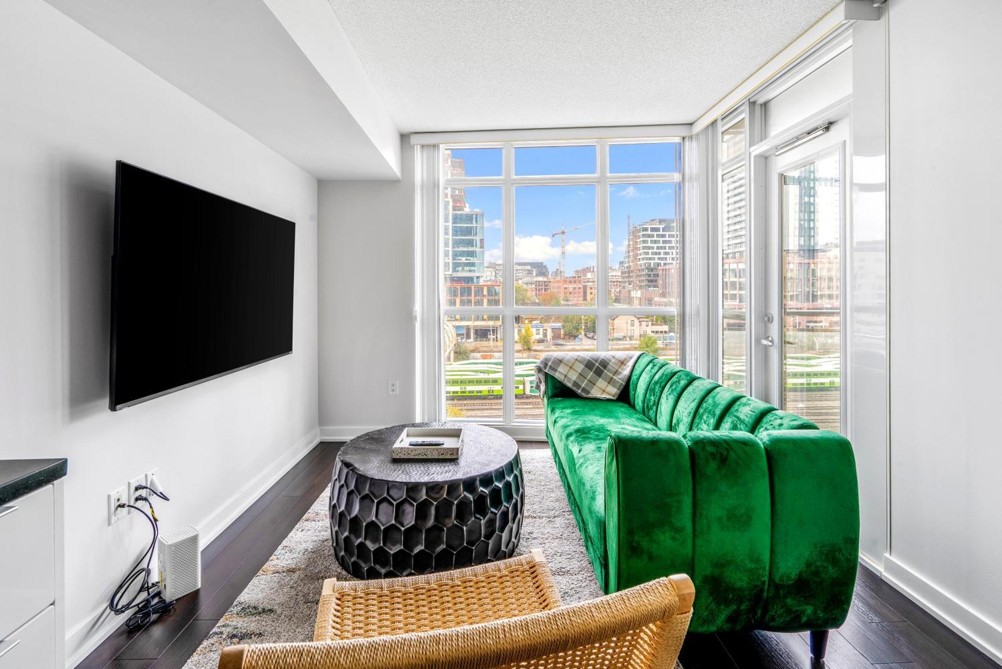 Family Oriented Downtown Toronto 2Bdrm Condo With Parking & Office Space Exteriér fotografie