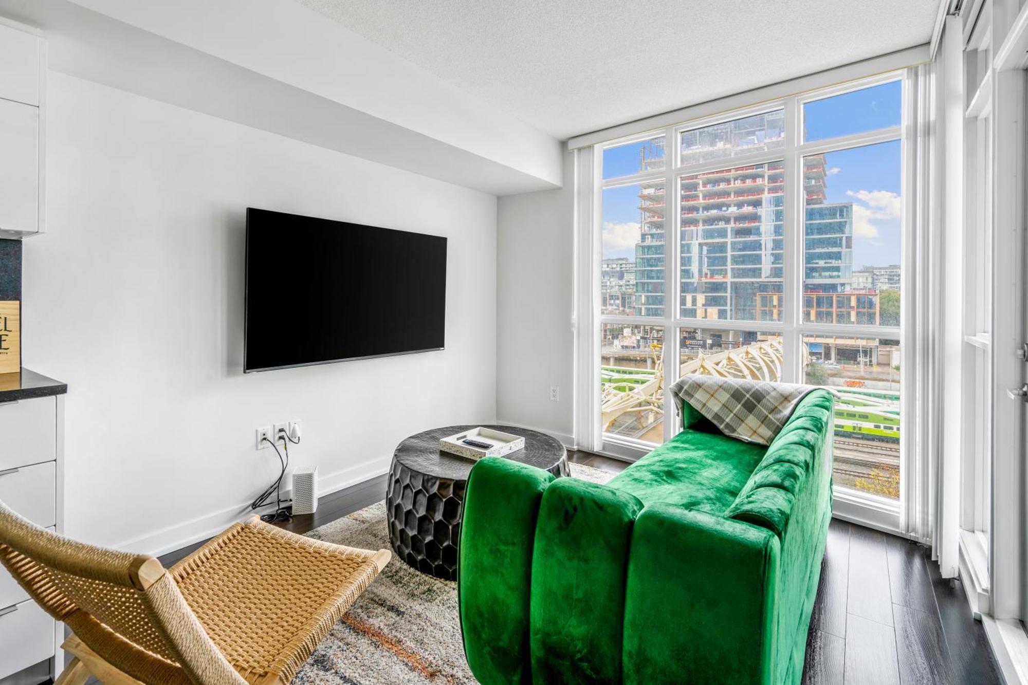 Family Oriented Downtown Toronto 2Bdrm Condo With Parking & Office Space Exteriér fotografie