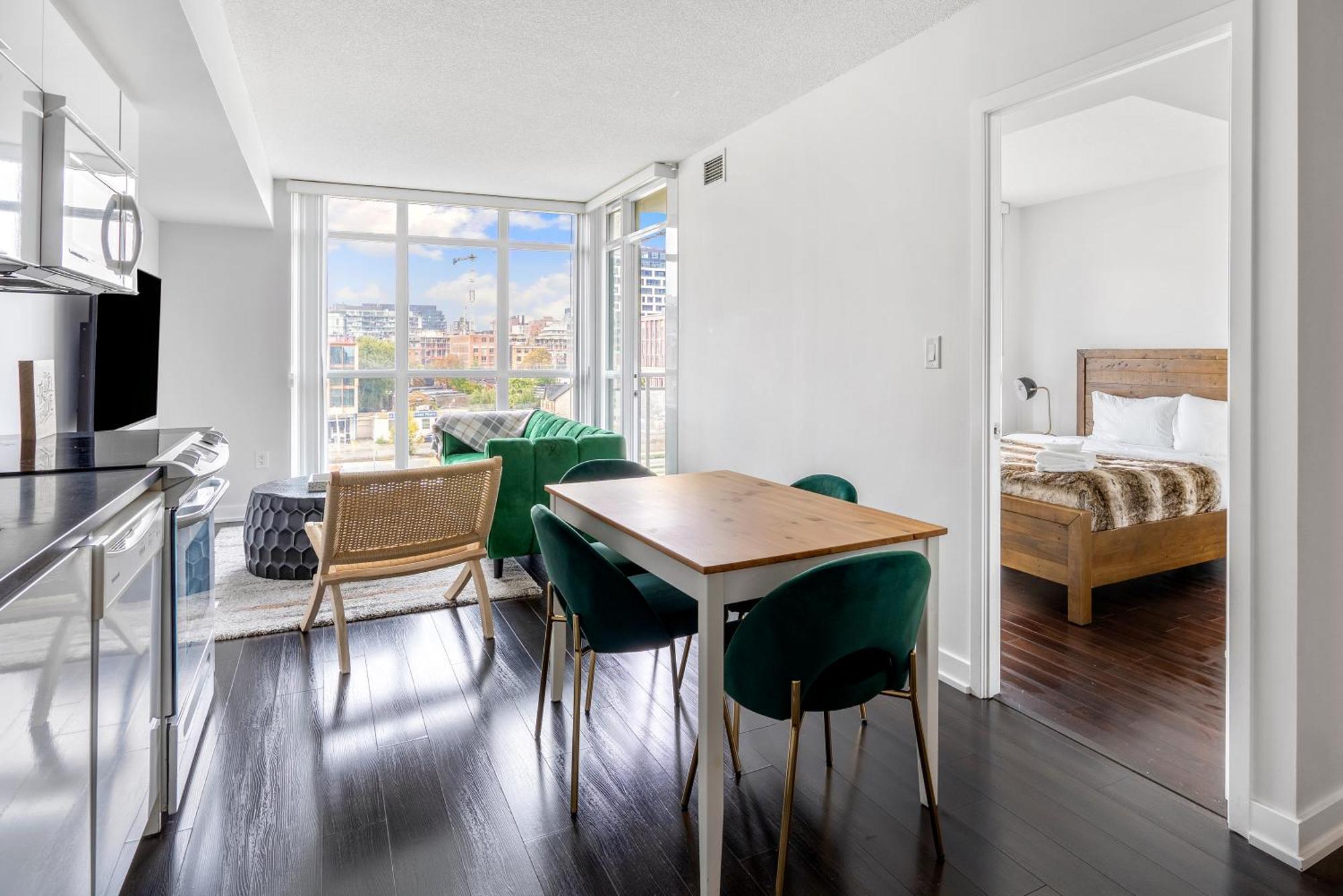 Family Oriented Downtown Toronto 2Bdrm Condo With Parking & Office Space Exteriér fotografie
